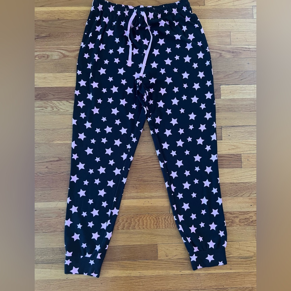 ⭐️ Kensie ⭐️ Black/Pink Star PJ’s. Size M
